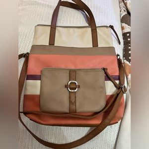 Relic Shoulder Bag med size